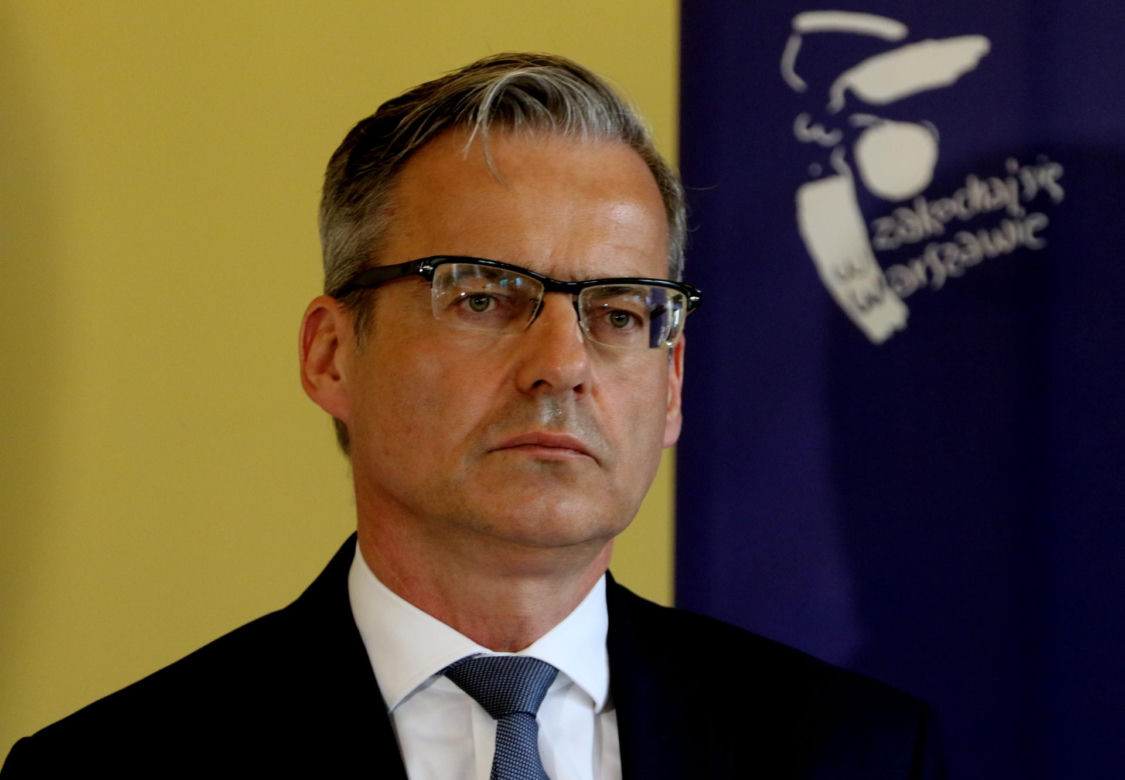 Skarbnik Warszawy Mirosław Czekaj zarobił w 2021 roku 446 tys zł.