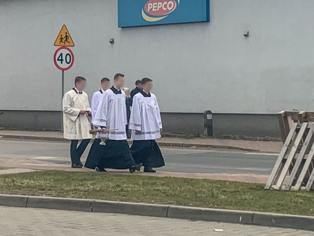 Pogrzeb diakona z Sosnowca. Ostatnie pożegnanie Mateusza w Wolbromiu