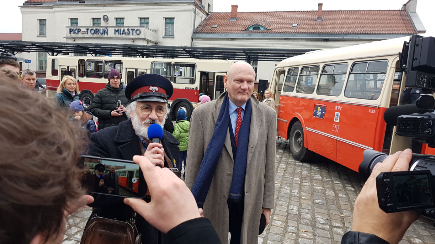 Sentymentalna podróż w Toruniu. Tak wyglądała przejażdżka "Ogórkiem"