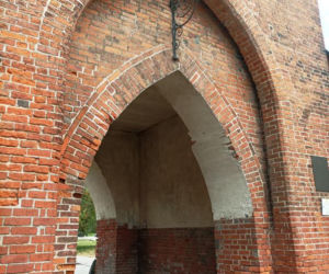 To najdłuższe mury obronne w woj. warmińsko-mazurskim. Otaczają Stare Miasto