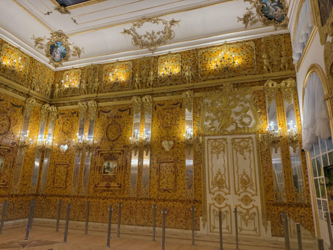 Bursztynowa Komnata w Mamerkach została udoskonalona