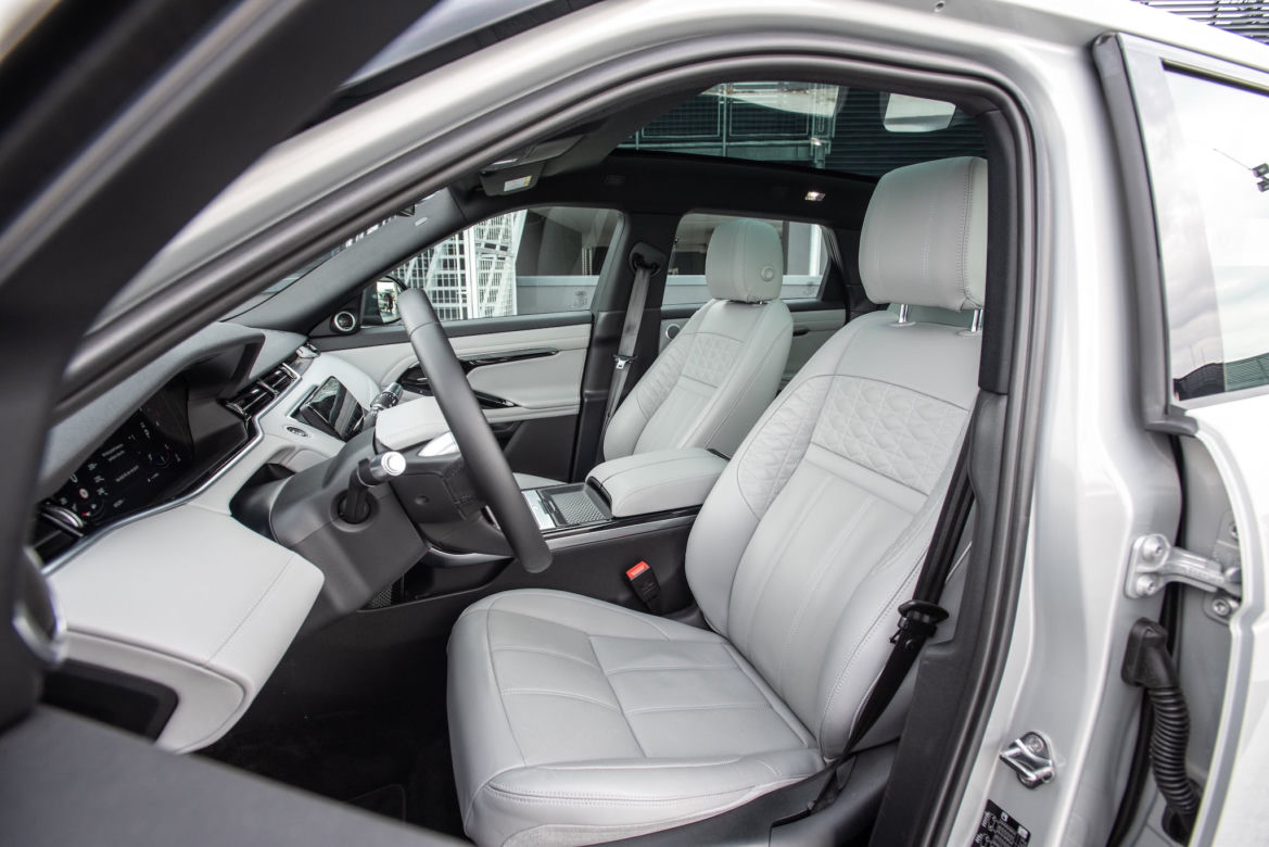Range Rover Evoque D240 HSE vs Lexus UX 250h 