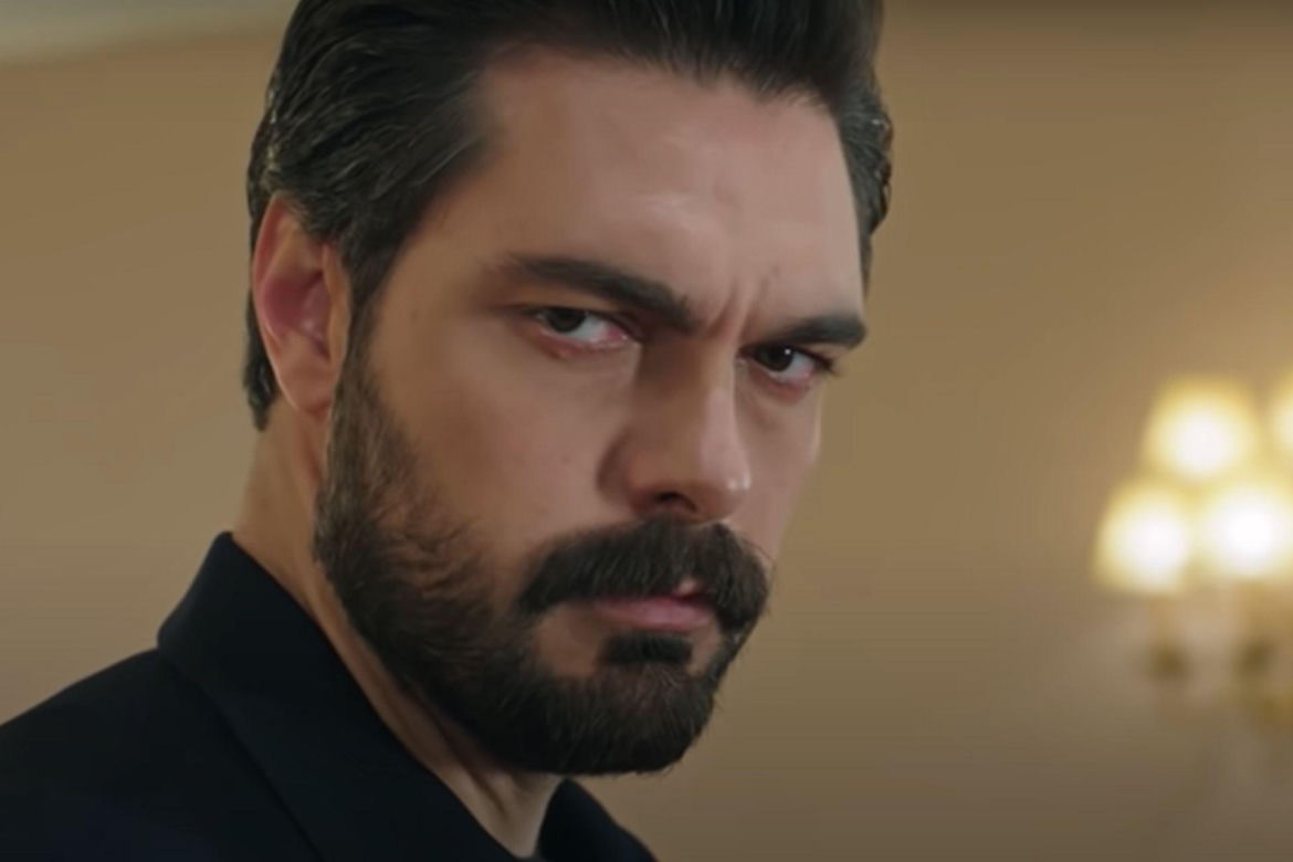 Jak kiedyś wyglądał Halil İbrahim Ceyhan? Zobacz stare i aktualne zdjęcia gwiazdora "Emanet"! 