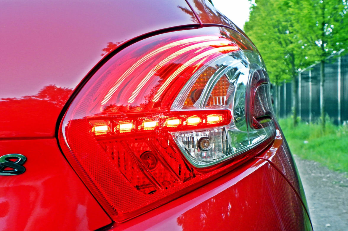 Peugeot 208 1.2 VTi 