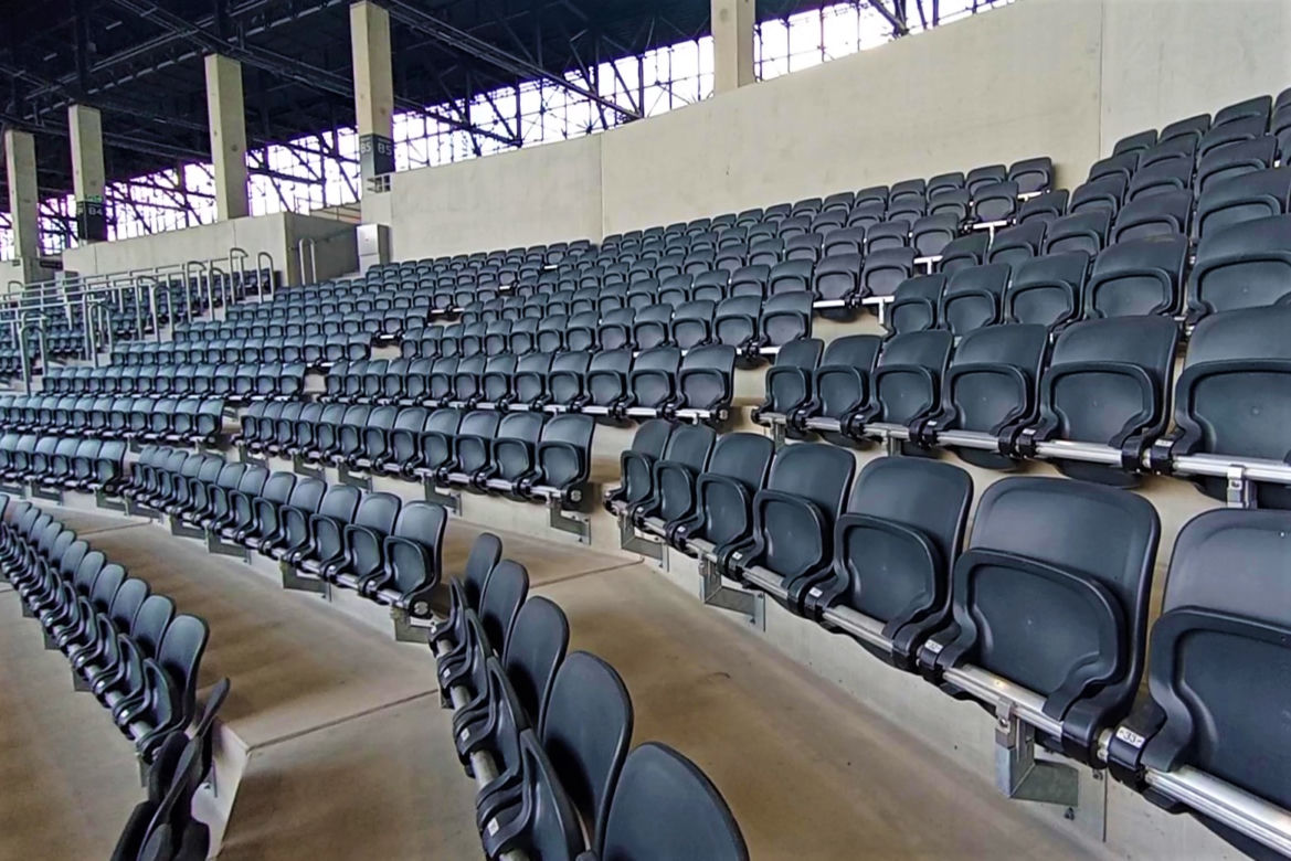 Spacery po nowym szczecińskim stadionie przyciągnęły wielu chętnych