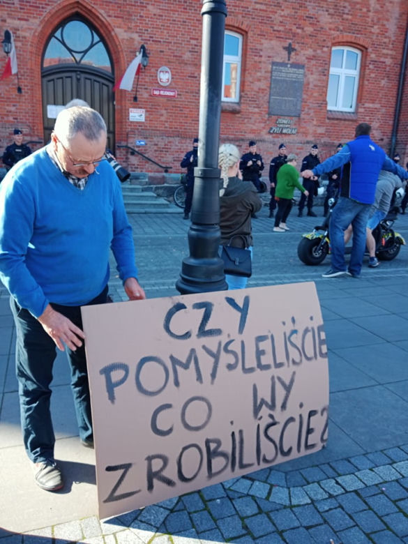 Demonstracja pod Sądem Rejonowym w Środzie Wielkopolskiej! "Elena wróć! 