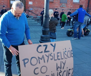 Demonstracja pod Sądem Rejonowym w Środzie Wielkopolskiej! Elena wróć! 