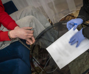 W sprawie zatrzymano trzy osoby: byłego partnera ofiary, jego matkę oraz znajomego