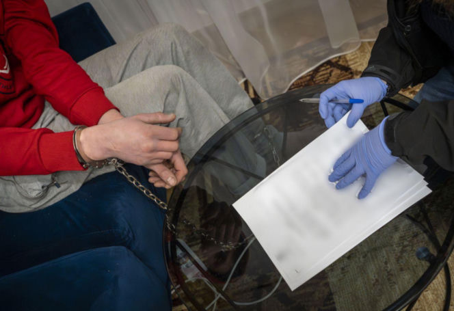 W sprawie zatrzymano trzy osoby: byłego partnera ofiary, jego matkę oraz znajomego