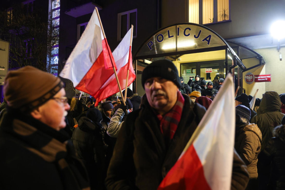 Protes pod komendą na Grenadierów