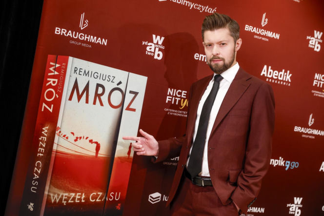 Remigiusz Mróz  zarobił miliony