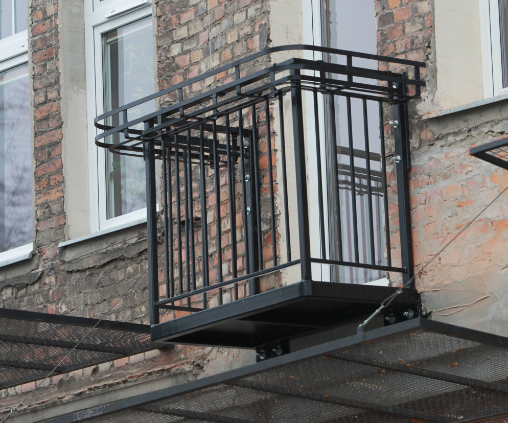 Nowe balkony w ruderze na Środkowej 23