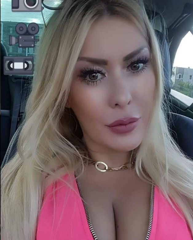 Cayra. Ma dość mylenia ją z żoną Sławomira