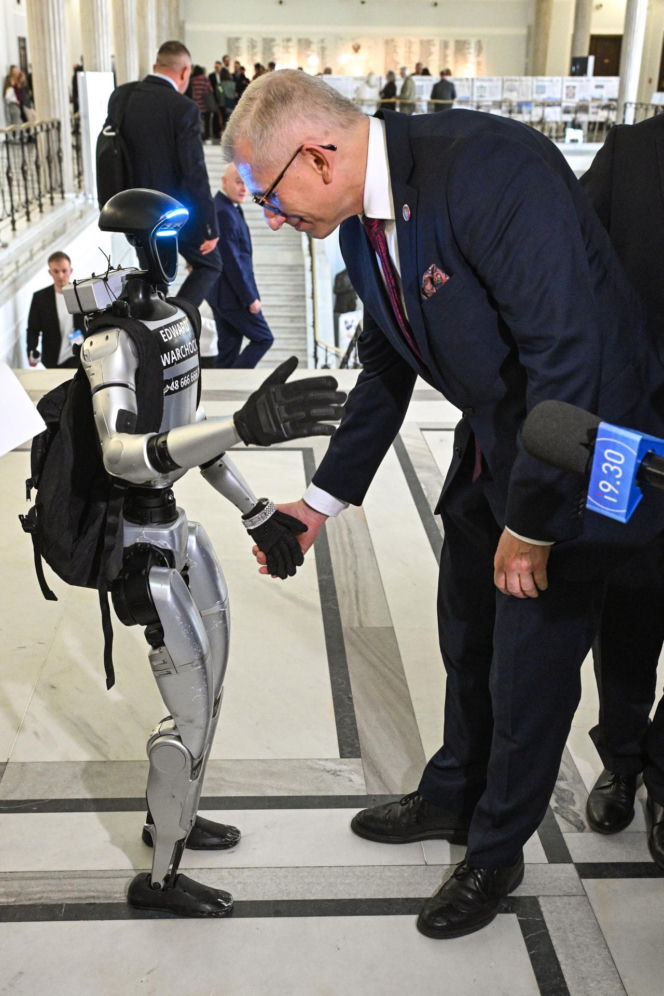 Robot humanoidalny Edward Warchocki w Sejmie