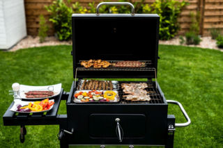 Grill w ogrodzie