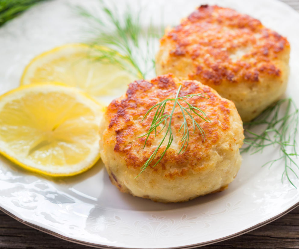 Małe, złote i chrupiące. Rybne „ciasteczka” w domowej wersji