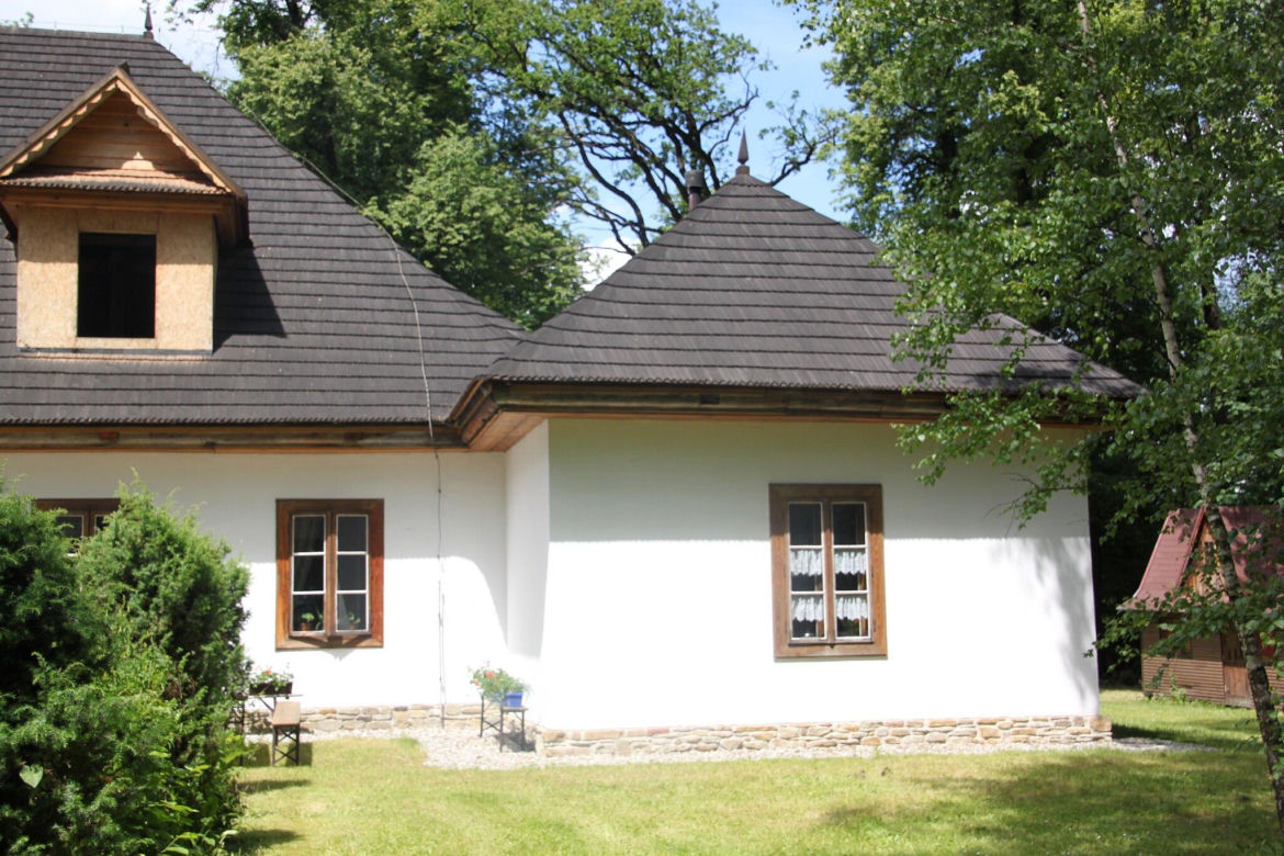 To sławny dwór w Małopolsce. Skrywa mrożącą krew w żyłach tajemnicę