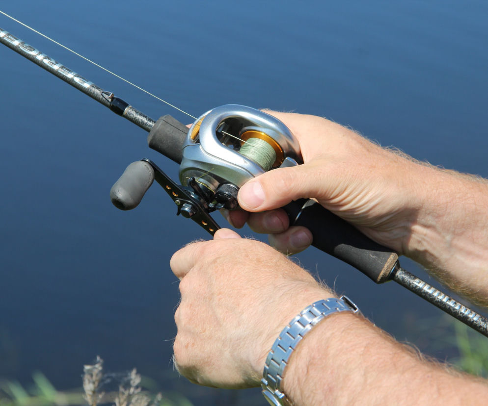 Wędkarzowi puściły nerwy. Nie do pomyślenia, co zrobił!