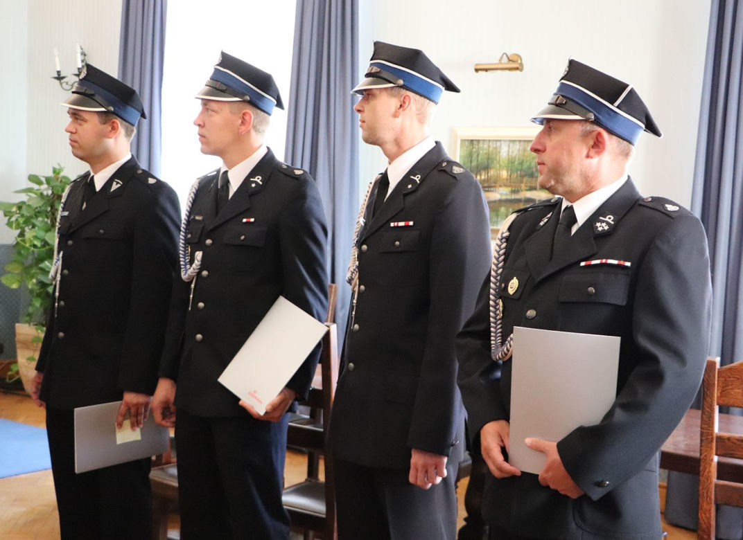 Promesy dla jednostek OSP! Kaliscy strażacy dostali pieniądze na zakup sprzętu [ZDJĘCIA] 