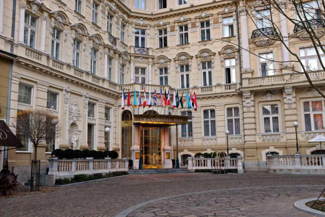 To tu kręcono film o Jamesie Bondzie. Słynne Casino Royale leży tuż za polską granicą