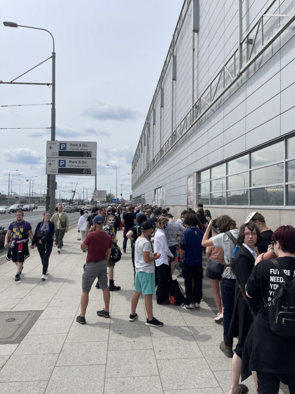 Pyrkon 2024 z kolejnym rekordem! Gigantyczna kolejka do wejścia ustawiała się na kilka godzin przed otwarciem! 