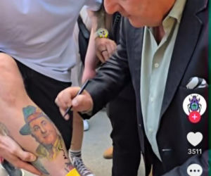 Fan zrobił sobie tatuaż z Robertem Makłowiczem. Krytyk kulinarny złożył na nim podpis!