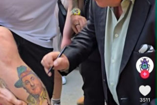 Fan zrobił sobie tatuaż z Robertem Makłowiczem. Krytyk kulinarny złożył na nim podpis!