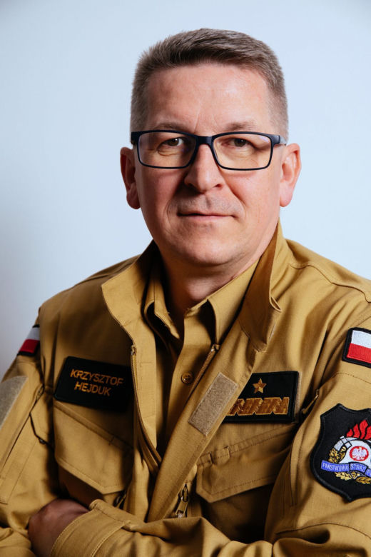 TAK mają teraz wyglądać strażacy! Będą nosić krótkie spodenki 