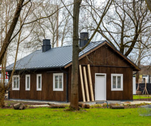 Domki fińskie na Polu Mokotowskim w Warszawie