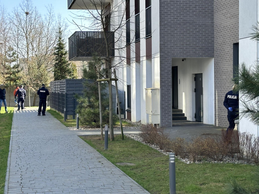 Rodzinna tragedia w Warszawie, nie żyje mężczyzna. Na policję zadzwoniła 13-latka