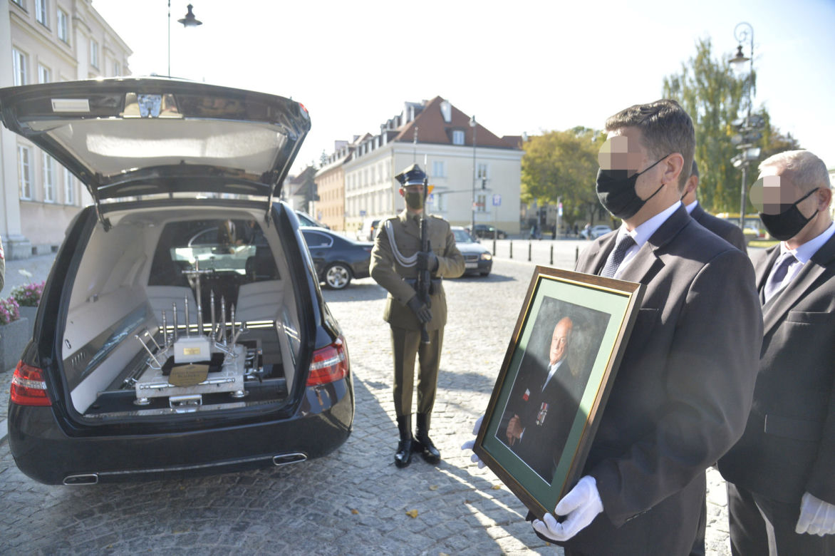 Profesor zmarł 12 sierpnia 2021 roku w Waszyngtonie. Miał 92 lata.