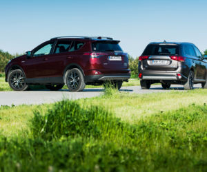 Toyota RAV4 Hybrid E-Four Prestige vs. Mitsubishi Outlander PHEV Instyle NAVI+