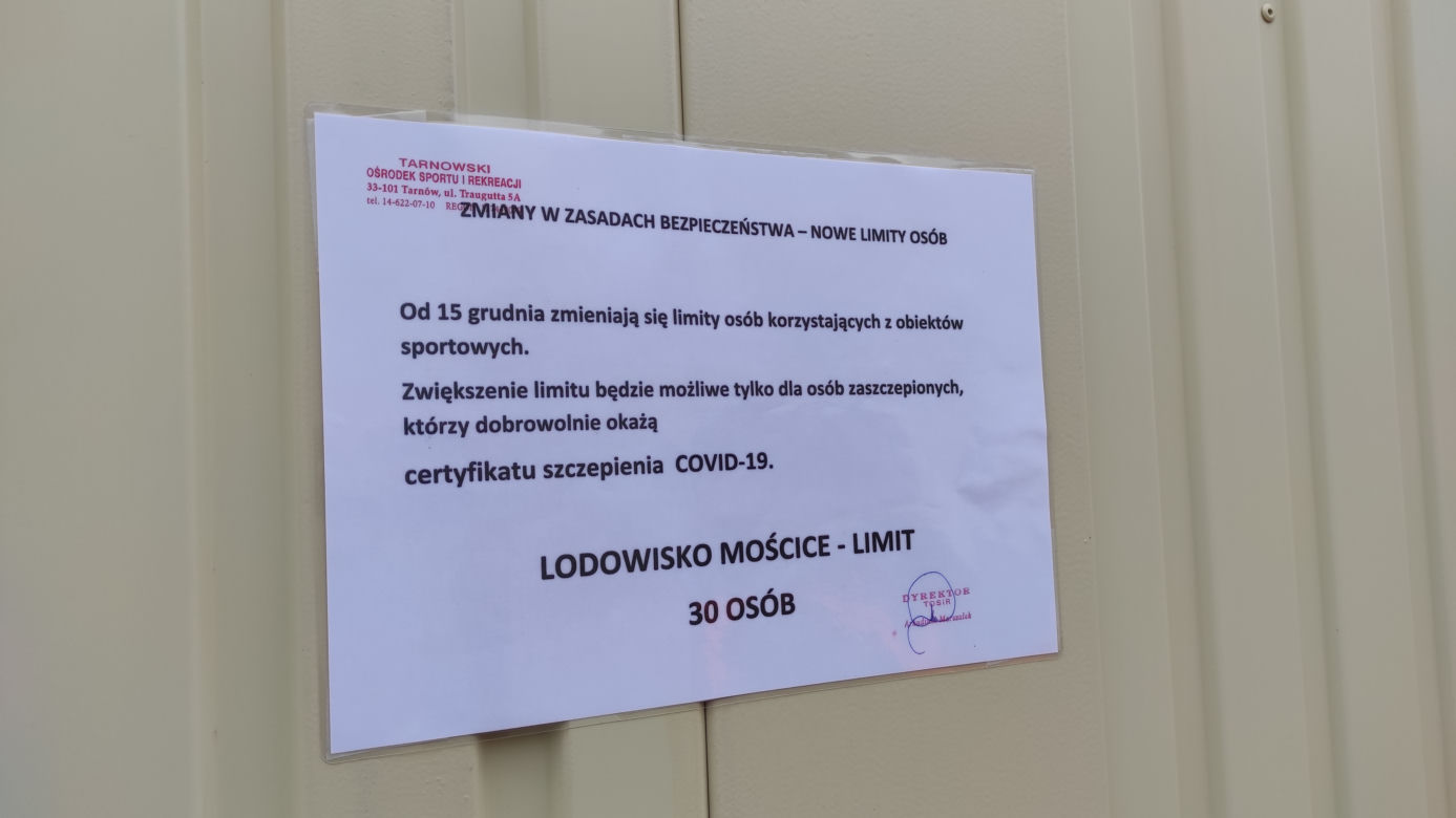 Pierwsi łyżwiarze pojawili się na lodowisku w Mościcach