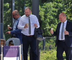 Posłowie PiS poszli na lody