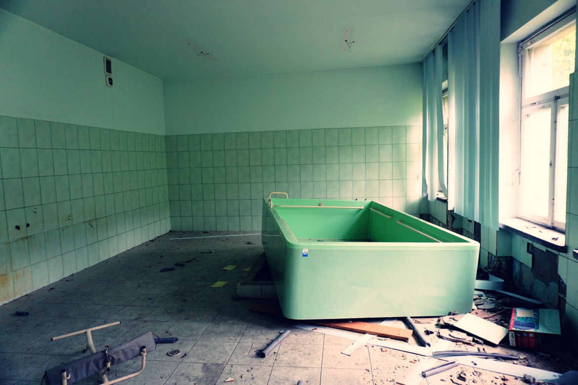 Opuszczony szpital rehabilitacyjny dla dzieci w Wielkopolsce [GALERIA]