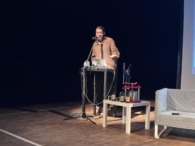 Plan Szczególny do Planu Ogólnego. Wydarzenie w Komunie Warszawa