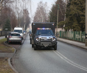 Śmigłowiec Black Hawk nad Krakowem i dziesiątki radiowozów na ulicach. Co się stało?