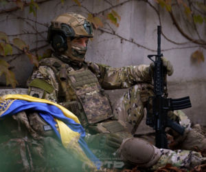 Cztery lata pełnoskalowej wojny na Ukrainie. Dr Kozubel: „Bolesny kompromis będzie końcem kariery politycznej Zełenskiego”