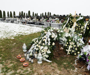 Ciało Igora spoczęło w zmarzniętej ziemi. Tłum żegnał 19-latka