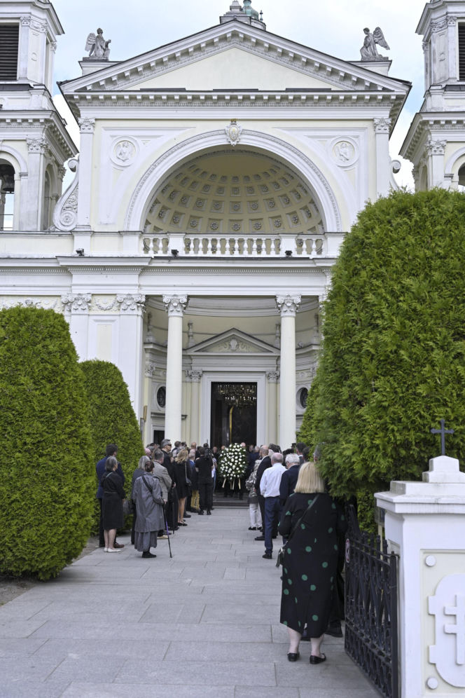 Grób Andrzeja Olechowskiego
