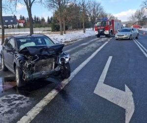 W Ujrzanowie na DK 63 zderzyły się trzy pojazdy