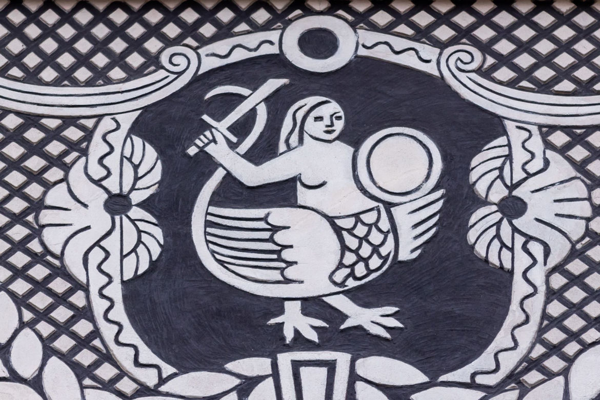 Nowe życie sgraffito. Zobacz odrestaurowane cztery warszawskie sgraffiti 