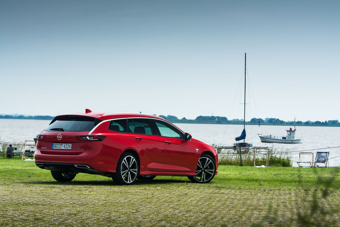 Opel Insignia Sports Tourer OPC Line 2.0 Turbo 260 KM AWD AT