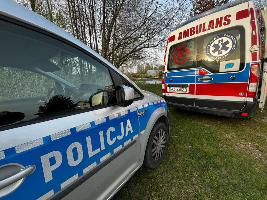 Przyłęk: Zwłoki 40-latka unosiły się na wodzie! Przerażające odkrycie w stawie