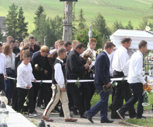 Wypadek na przejeździe kolejowym. Pogrzeb 18-letniej Angeliki