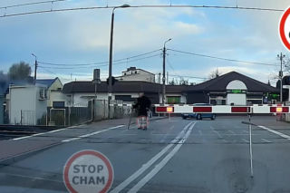 Krok dzielił emeryta od strasznej śmierci