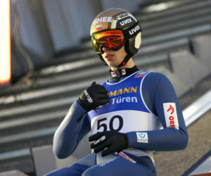 Kacper Tomasiak zaliczył dramatycznie wyglądający upadek w Vikersund