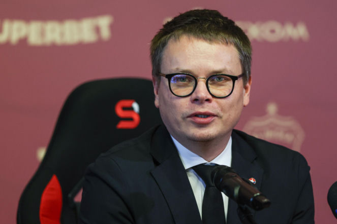 Śląsk Wrocław - Wisła Kraków: Jarosław Królewski komentuje walkower. Wstrzymałbym się z szampanami