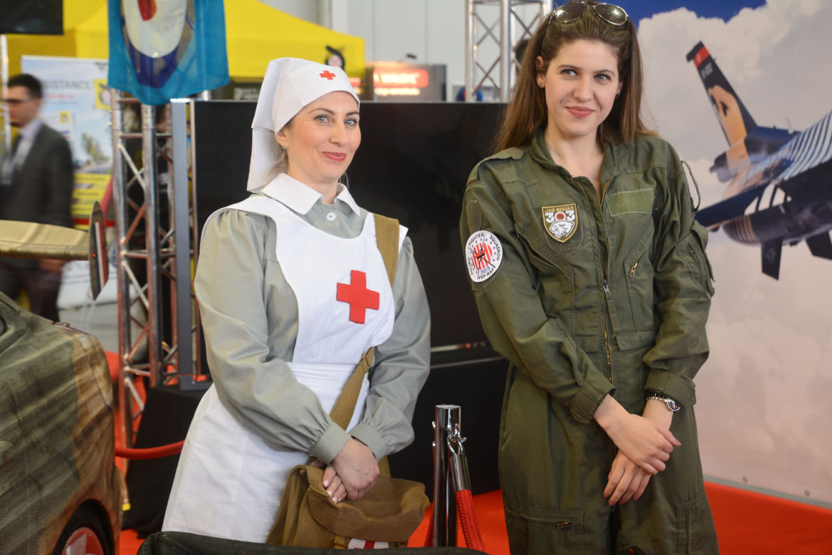Hostessy na targach Poznań Motor Show 2018