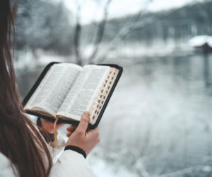 Piękne pieśni adwentowe dla każdego. Przygotujesz serce i duszę na Boże Narodzenie 2025